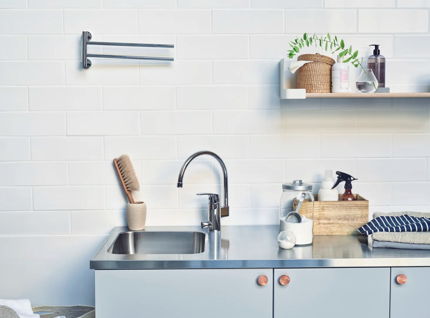 Kitchen faucet with dishwasher valve | 1039F | Chrome